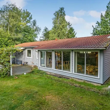 3 Bedroom Stunning In * Højby