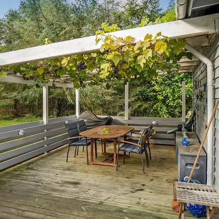 3 Bedroom Stunning In Casa de Férias Højby